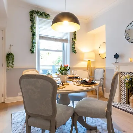 Beautiful 3 Bedroom Townhouse Harrogate