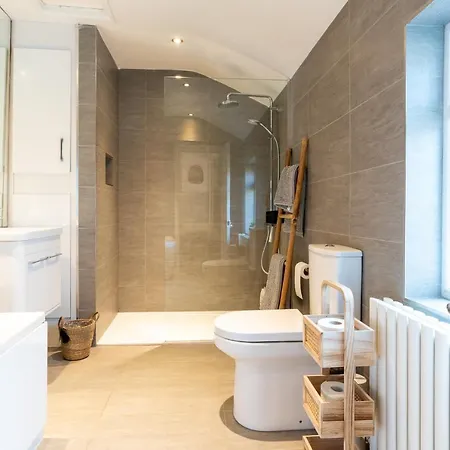 Prázdninový dům Beautiful 3 Bedroom Townhouse *