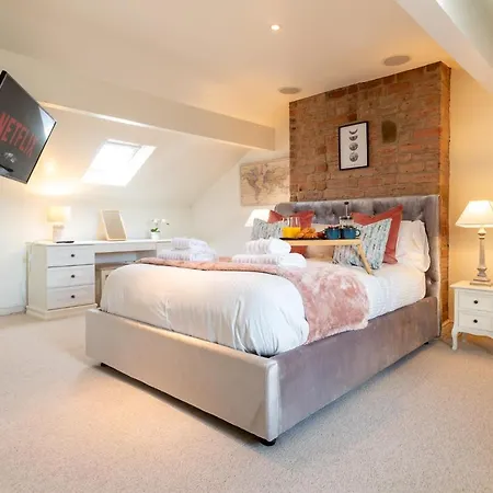Semesterbostad Beautiful 3 Bedroom Townhouse